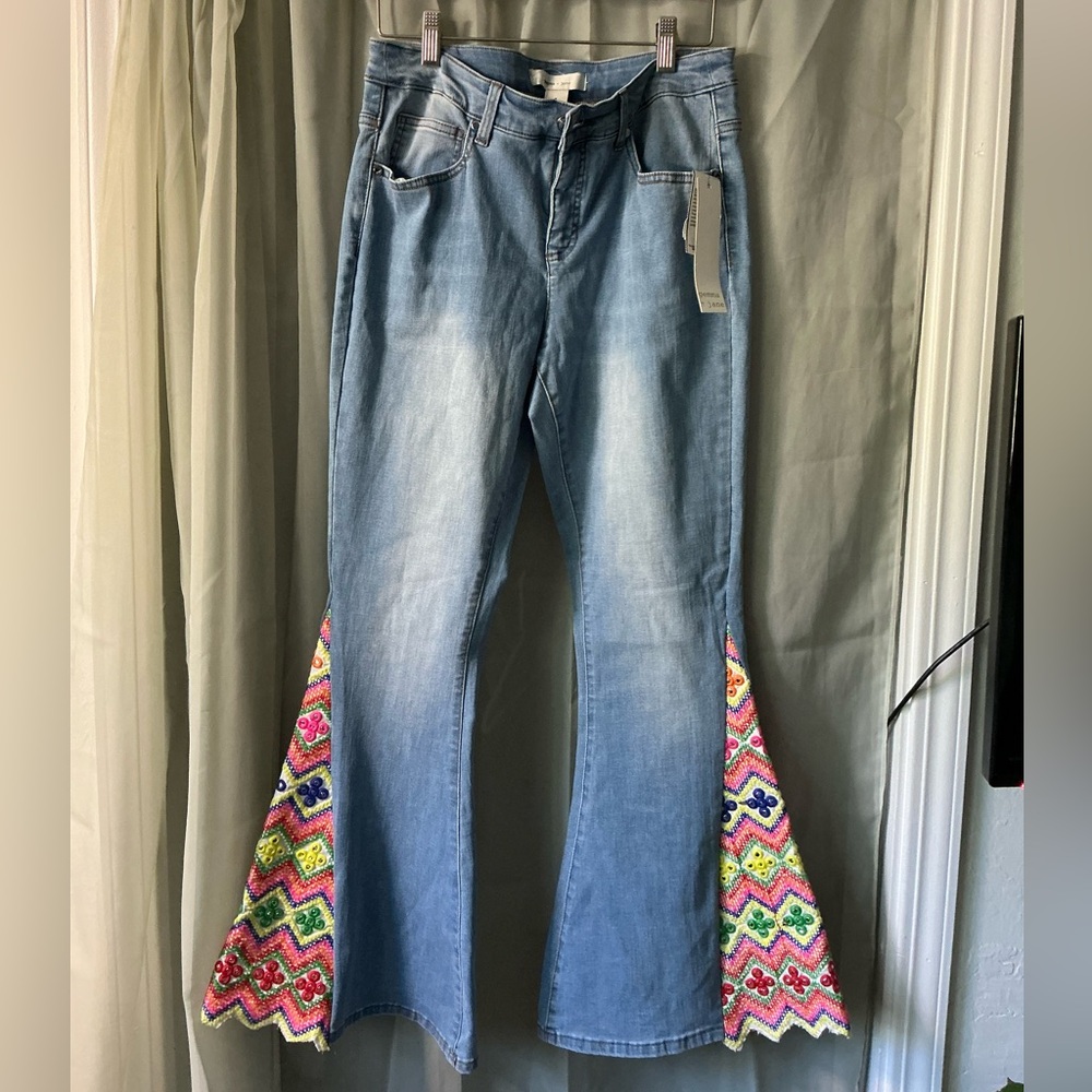 Gemma + Jane Women's Blue Flared Jeans with Colorful Accents size 6